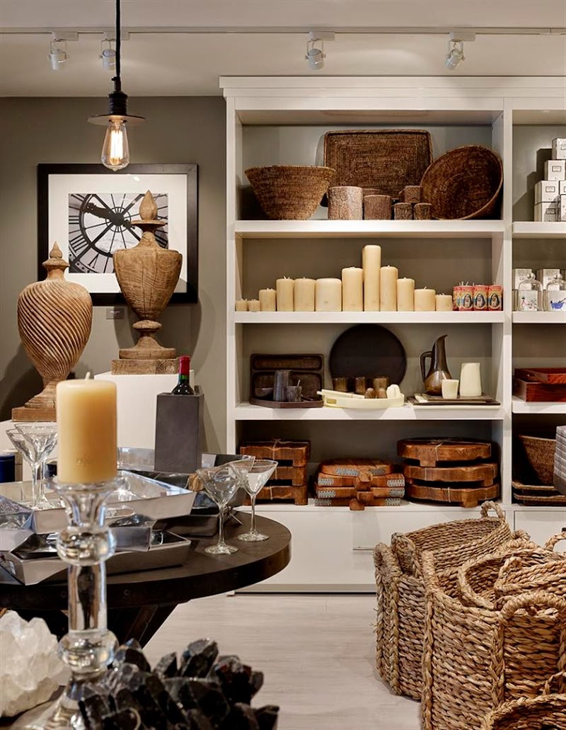 Warm tones, artisan objects