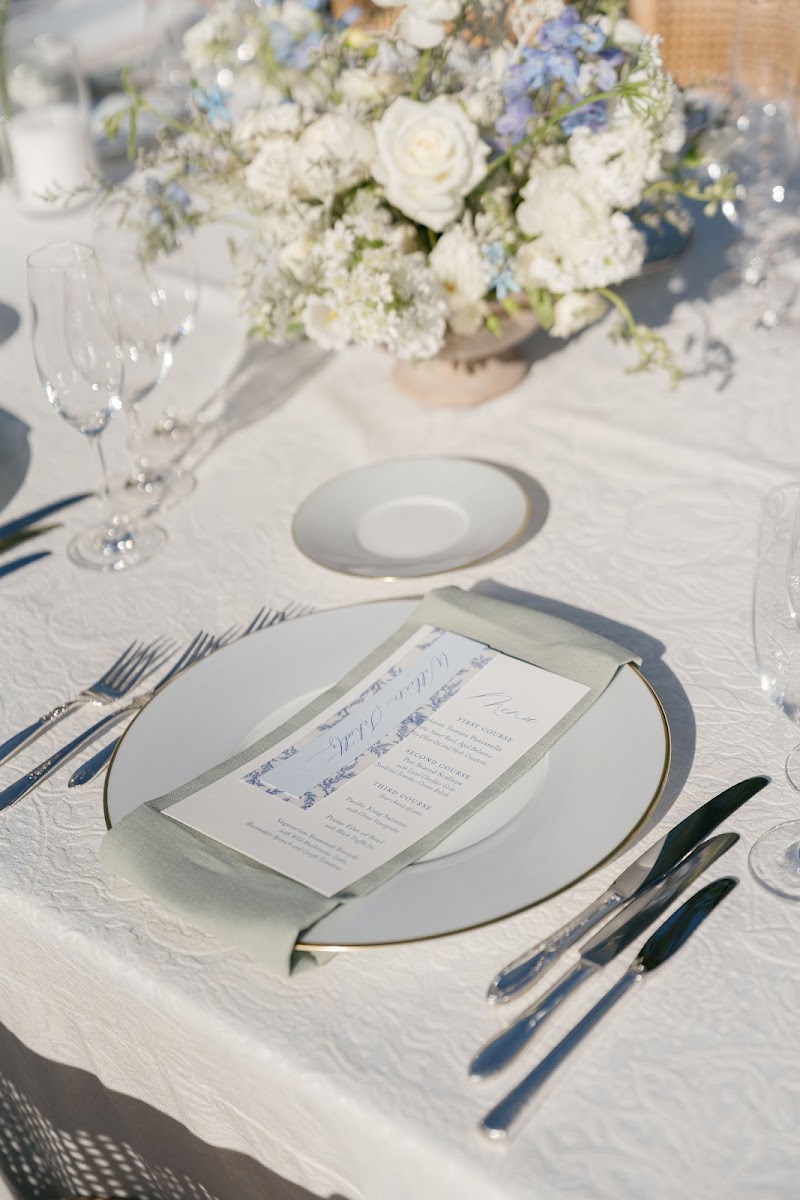 Refined place setting detail